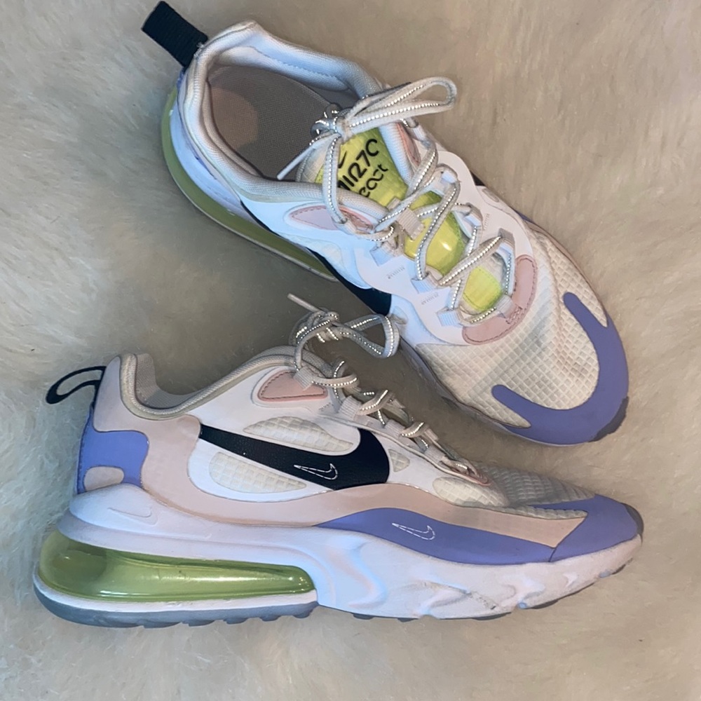 NIKE AIRMAX 270 - Womens 9.5